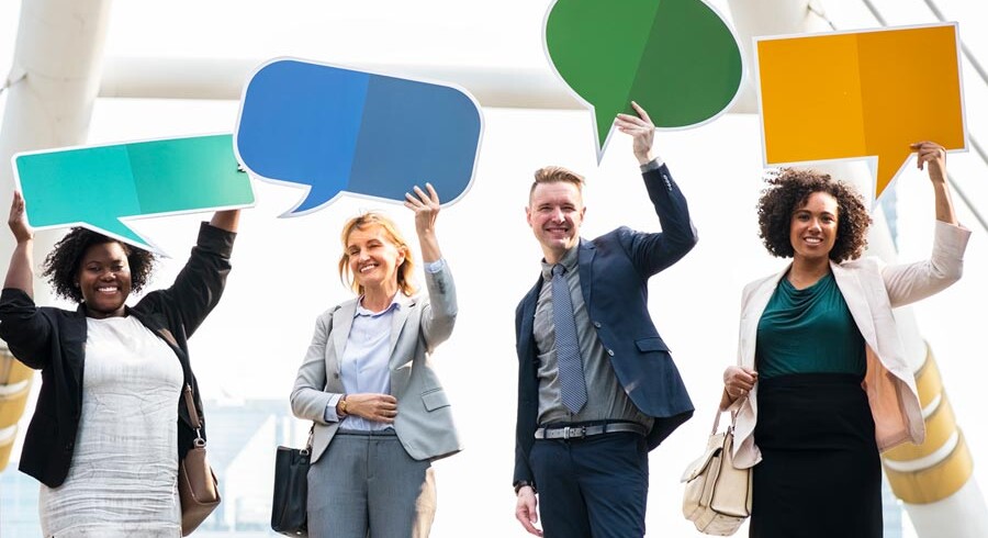 successful-business-people-with-speech-bubbles-pq